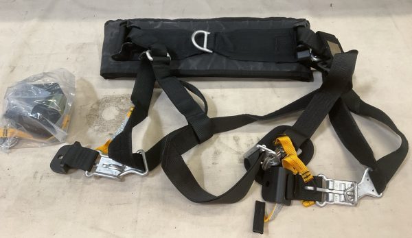 Integrated Turret Seats & Restraints for M1161 & M1163 Growler